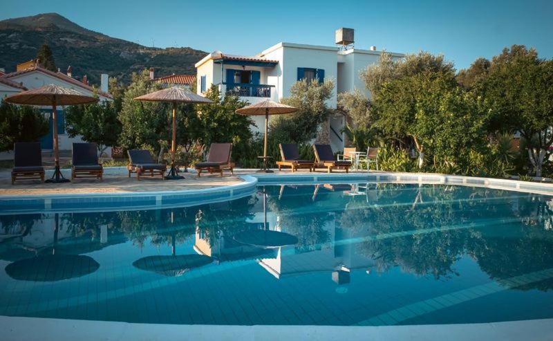 Anastasia Apartments Kampos Marathokampou Exteriér fotografie